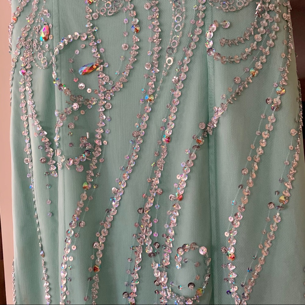 Sean Collection Gown - Picture 3 of 8